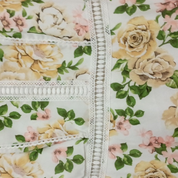 NWT Disney Princess Sleeveless Floral Dress Size L - Picture 2 of 6